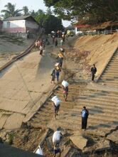 Entladen eines Schiffes